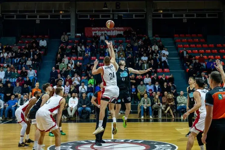 ABA League: Beč u drami proslavljena u debitantima, pjenušavim večernjim bivšim košarkašom Partizanom!