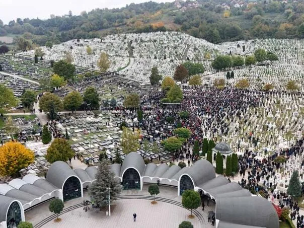 Halid Bešlić ukopan na Gradskom groblju Bare