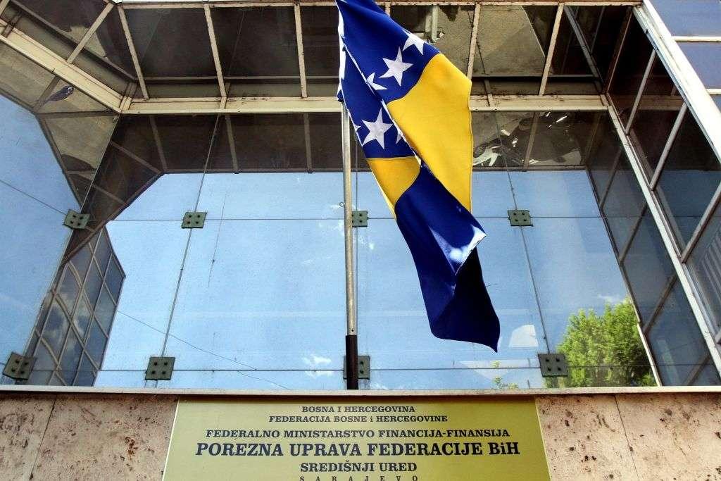 Inspektori Porezne uprave FBiH izvršili 259 kontrola, izrečene novčane kazne u iznosu od 298.500 KM – Poslovne novine