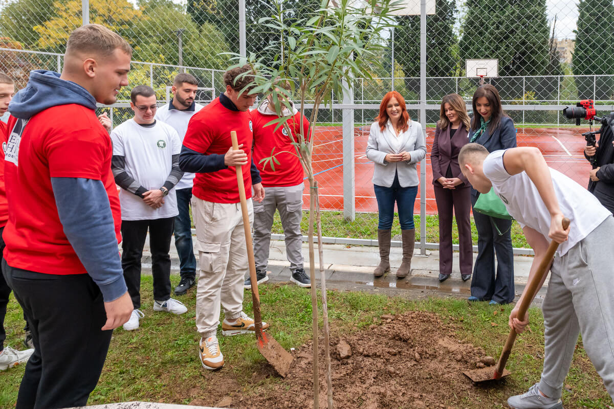 Eagle Hills Montenegro i učenici Ekonomske škole „Mirko Vešović“ zajedno za zeleniju Podgoricu