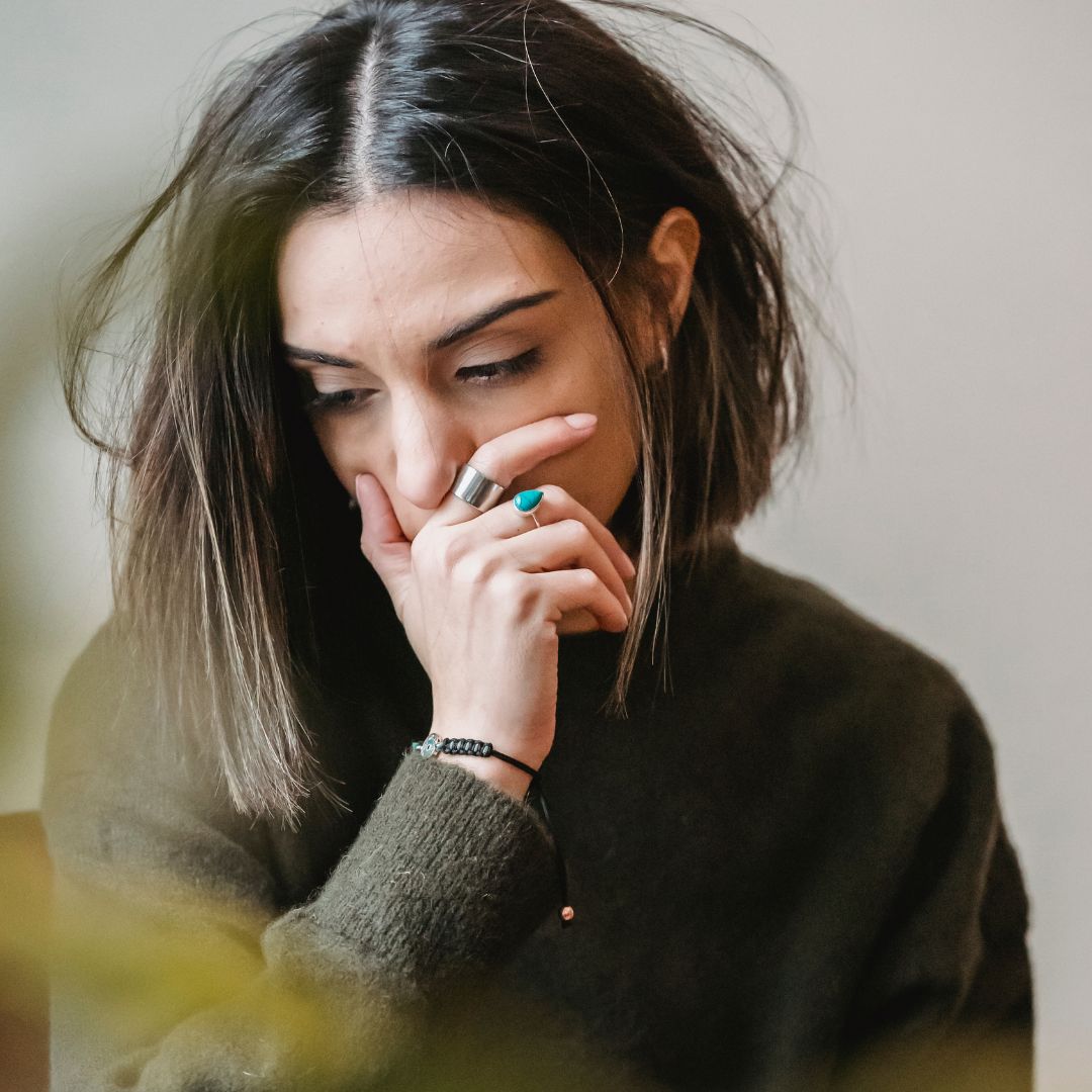 Mislila sam da me muž napustio — dok mi jednog jutra na vrata nije pokucala žena koju nikad nisam vidjela!