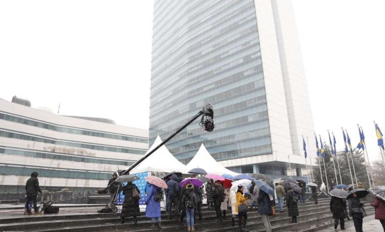 Protest radnika BHRT-a ispred Parlamenta BiH – Gašenje javnog servisa znači gašenje države