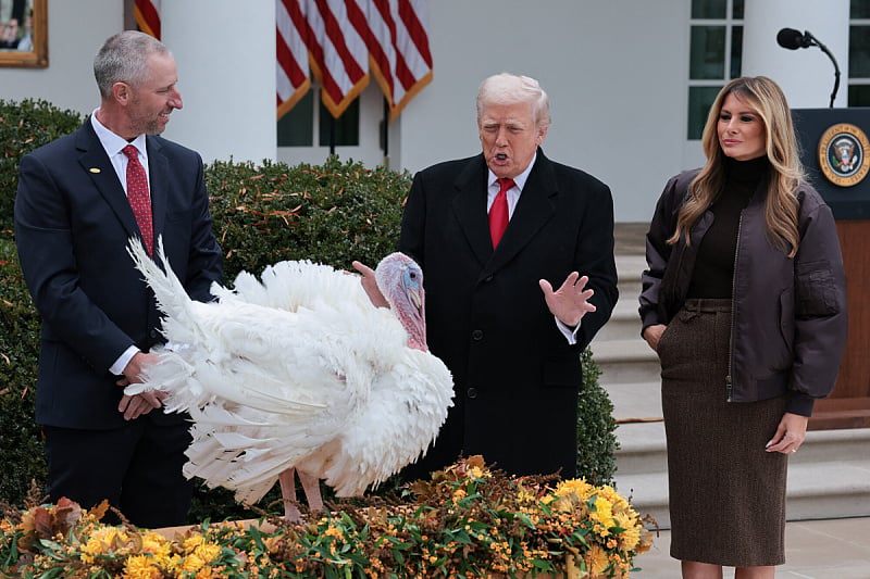 Trump pomilovao dvije purice, jedna “pobjegla” sa ceremonije, našalio se: Nestala u akciji