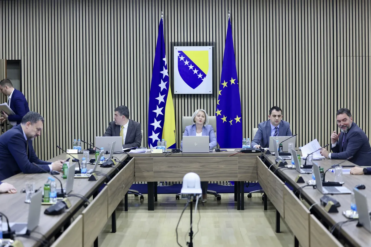 Vijeće ministara BiH usvojilo odluku, ide isplata 1.000 KM pomoći za zaposlene u bh. institucijama