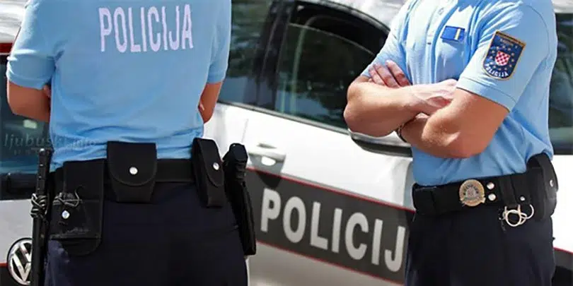 Muškarac preminuo u Splitu nakon što je odbio ispljunuti drogu koju je žvakao tijekom policijskog postupanja