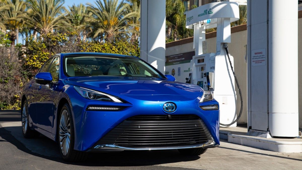Toyota Mirai: Zašto proizvođača tuže vlasnici limuzine na vodonik