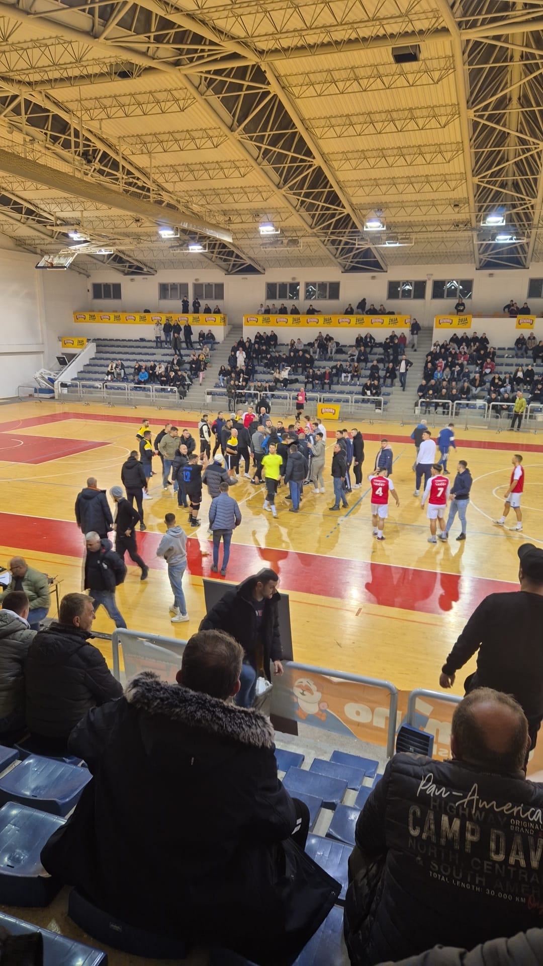 VIDEO Incident u finalu Božićnog malonogometnog turnira: utakmica prekinuta zbog tučnjave