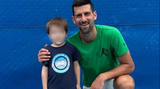 Džumhurov sin u zagrljaju Đokovića: “Možda i Luka za 10 godina zaigra s GOAT-om”