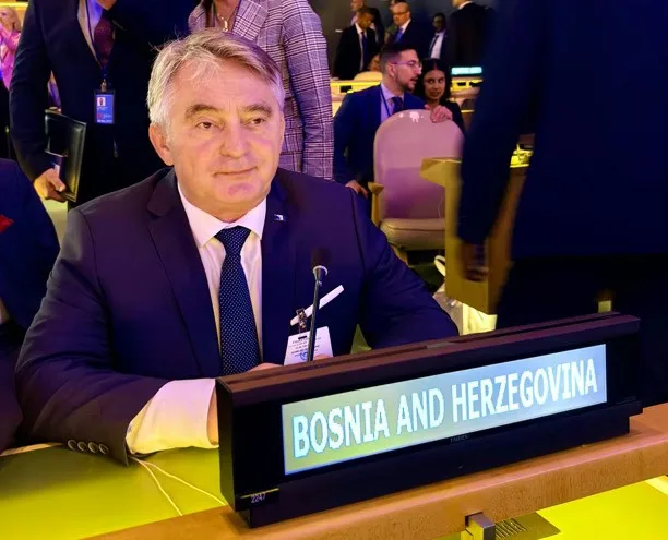 Komšić u britanskom parlamentu: Obnova državnosti Bosne i Hercegovine nije se desila 1992.