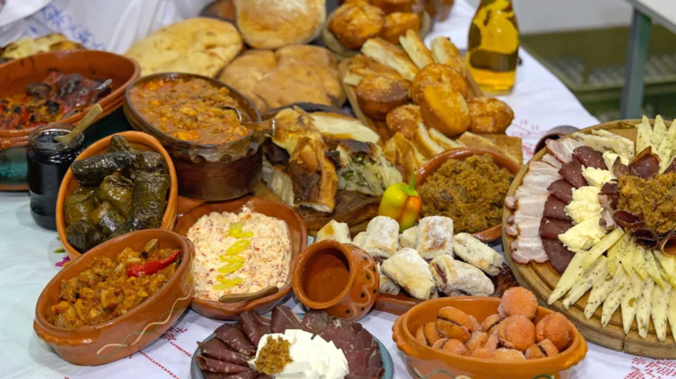 Proglašena najbolja nacionalna kuhinja za 2025. godinu, Srbija u samom vrhu: Pogledajte koji je naš specijalitet oduševio ceo svet