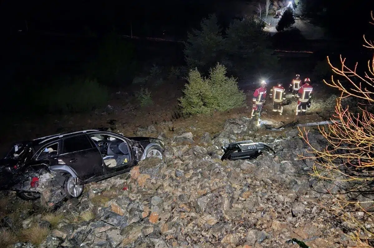 Teška nesreća kod Posušja: Izvučene dvije mlađe osobe iz smrskanog vozila