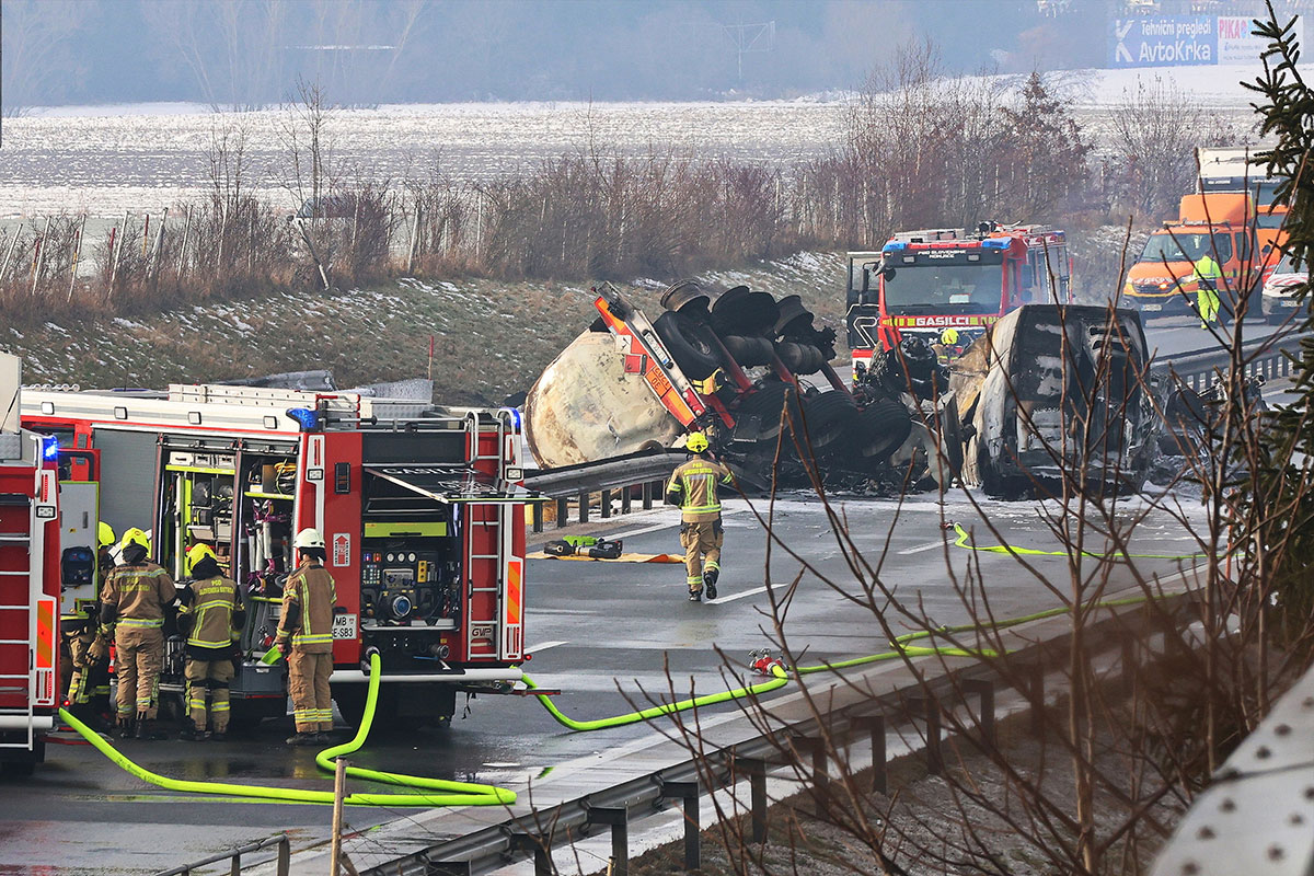 Teška nesreća u Sloveniji: cisterna eksplodirala, autocesta zatvorena