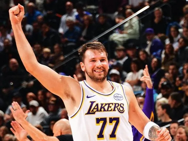 Dončić se vratio na parkete i vodio Lakerse do pobjede