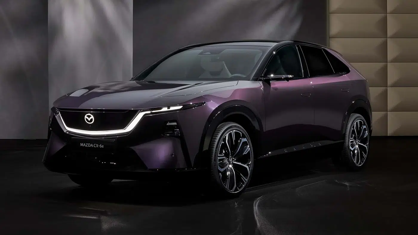 Nova Mazda CX-6e predstavljena na salonu automobila u Bruxellesu