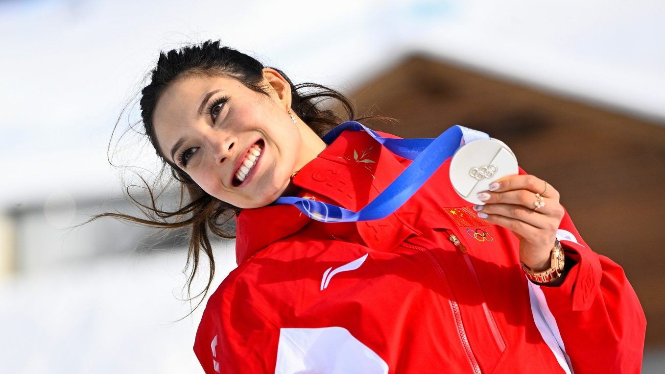 Eileen Gu: Od modne piste do skijaške staze – doslovno