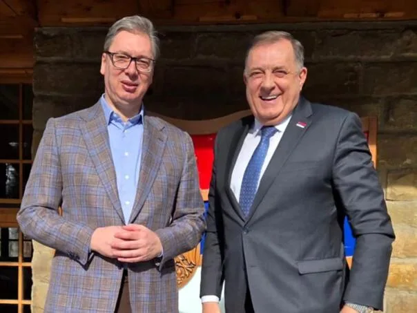 Vučić ugostio Dodika: Čuo sam dojmove o posjeti SAD-u