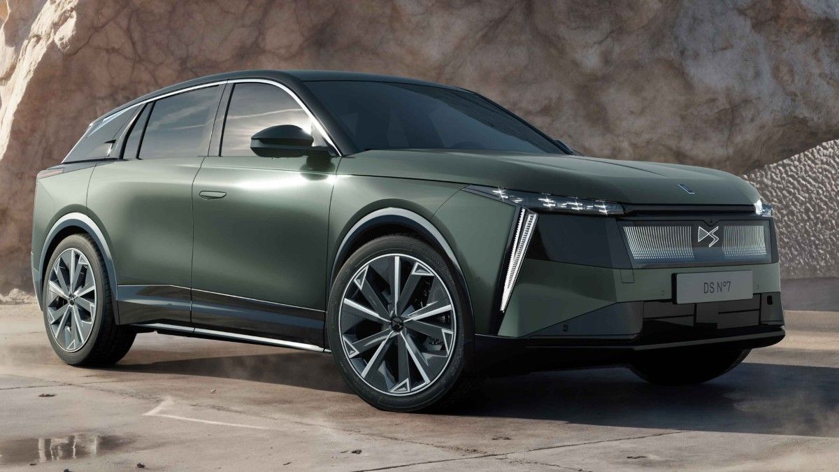 DS No 7: Vrhunski SUV za putovanje u business klasi