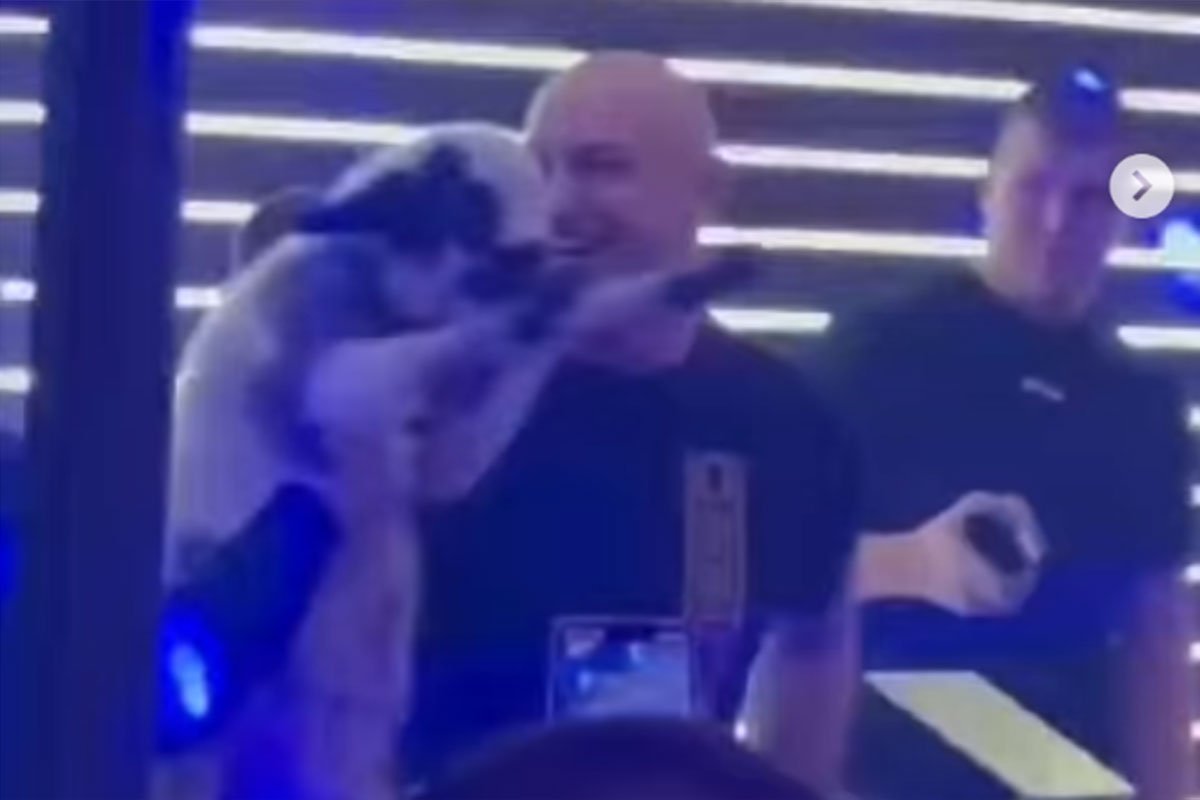 Protiv Desingerica podnesene tri kaznene prijave zbog janjetine na pozornici (VIDEO)