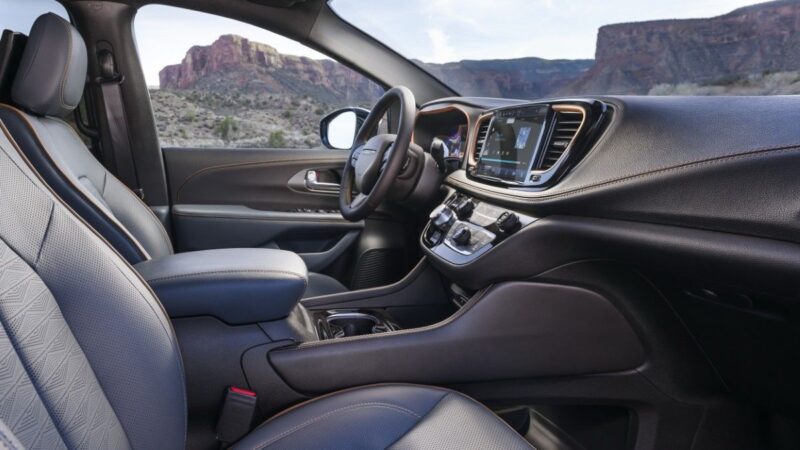 Chrysler Pacifica 2027