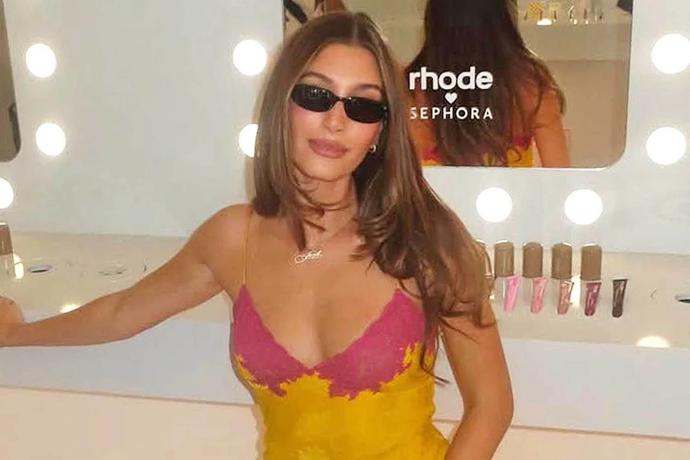Nokti koji svijetle u mraku mogli bi biti veliki hit ovog proljeća i ljeta, a nosi ih i Hailey Bieber