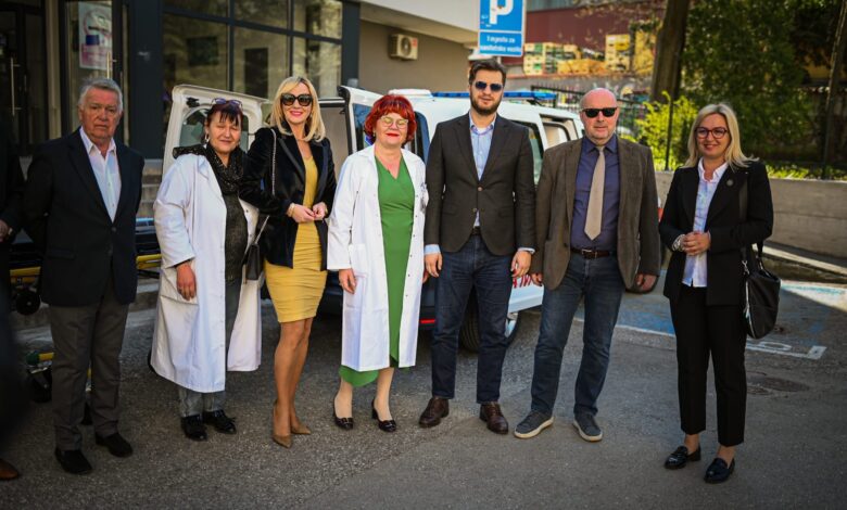 Općina nabavila novo sanitetsko vozilo i medicinsku opremu za Dom zdravlja Stari Grad