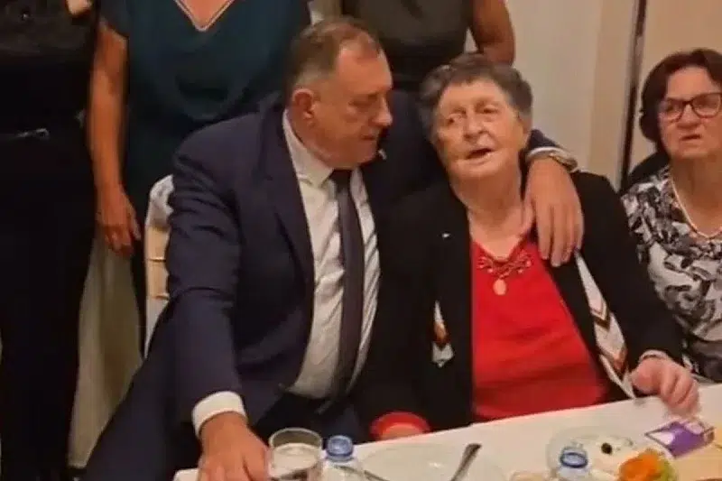 Preminula majka Milorada Dodika, nekoliko dana je bila u komi