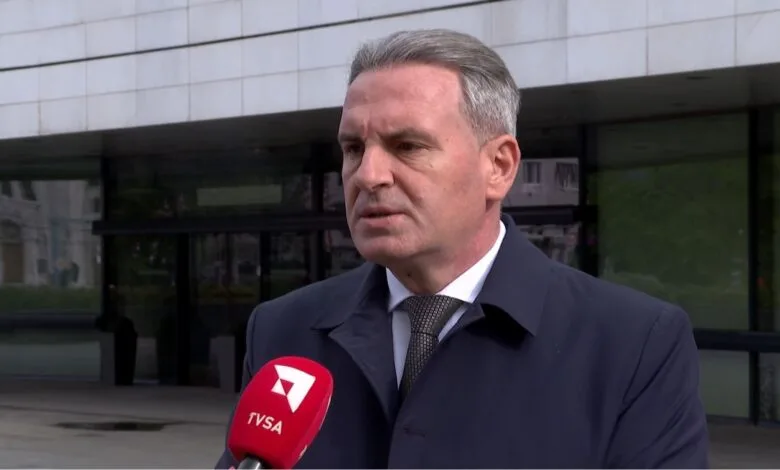 Smajić: Schmidtov pasivan odnos prema blokadama direktno pogoduje politikama HDZ-a i SNSD-a