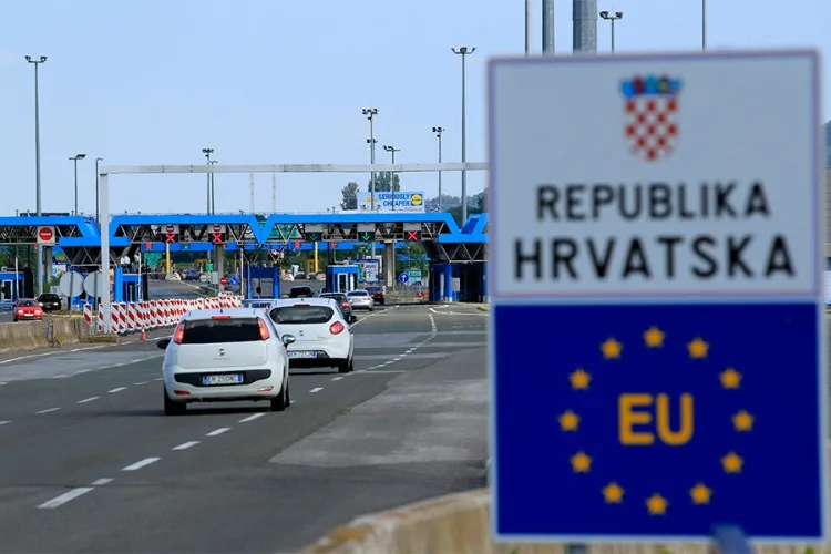 VODIČ ZA BH. PUTNIKE: Kako preći granicu bez gužve i šta ne smijete raditi kako biste izbjegli kaznu od 1.000 eura