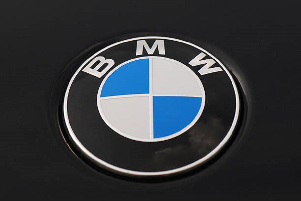 BMW Serije 7: Ekrani nestaju, stiže nova era luksuza