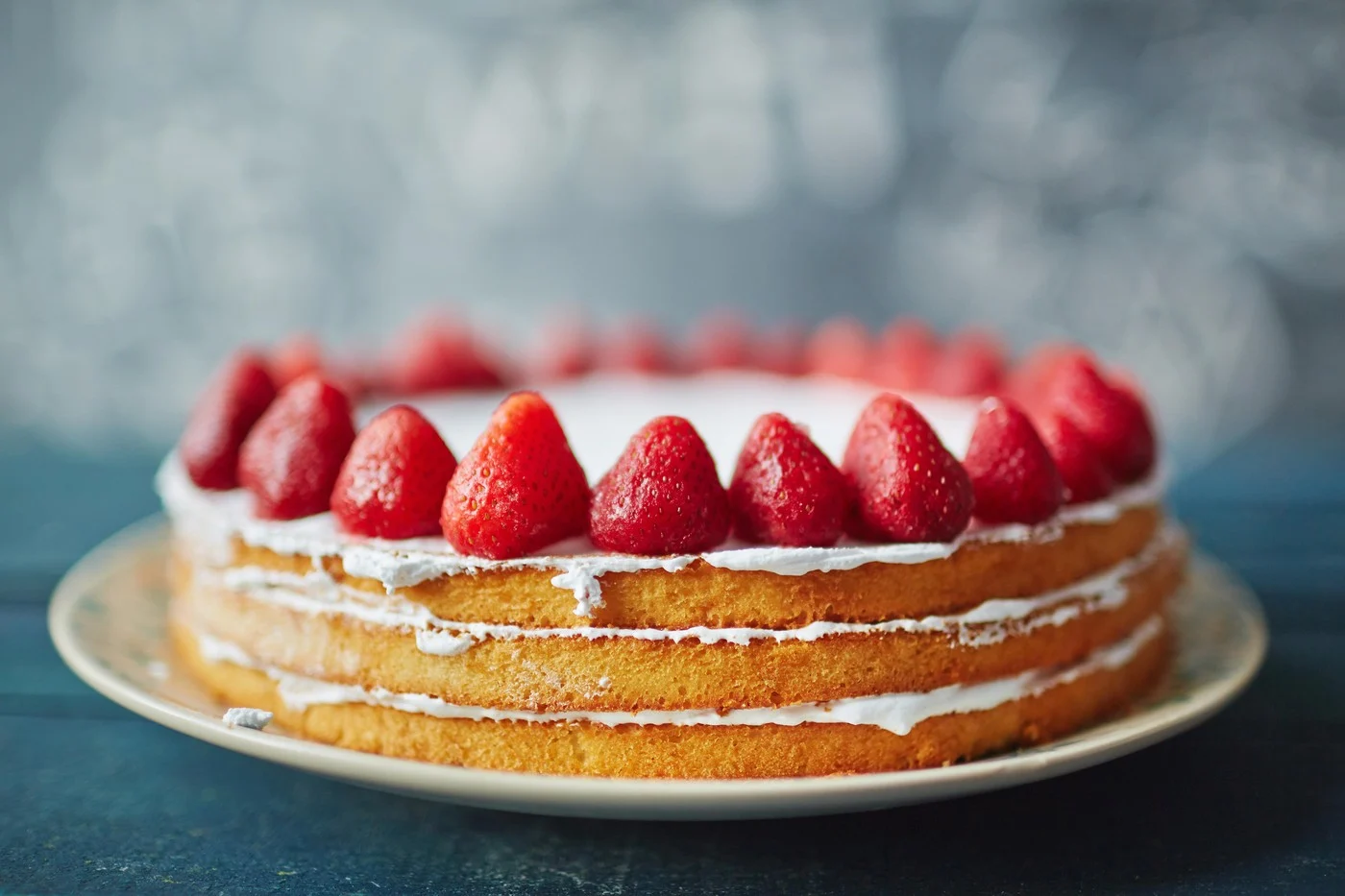 Fanta torta od jagoda možda zvuči čudno, ali lako bi mogla postati vaš omiljeni ljetni desert