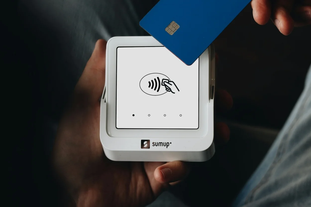 Španski Bizum kreće u fizička plaćanja: Direktan izazov za Visu i Mastercard u Evropi