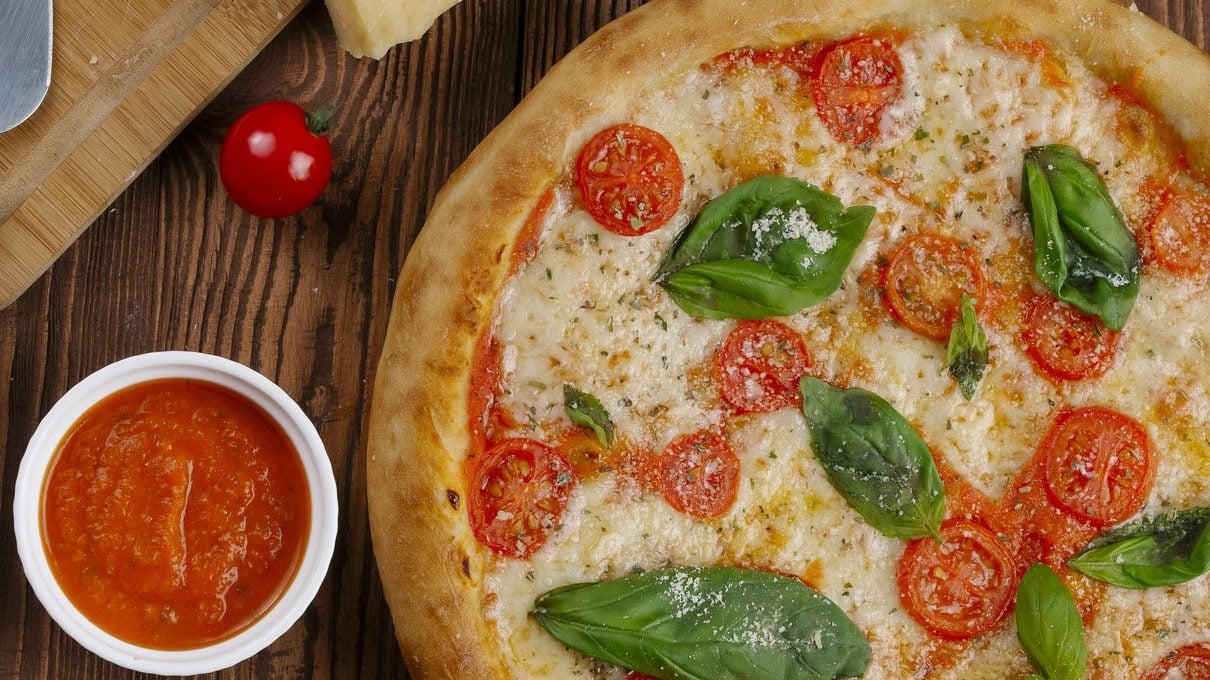Tijesto za pizzu, recept koji odgovara i početnicima
