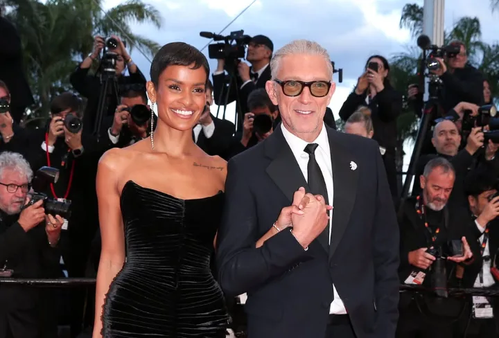 Vincent Cassel i 30 godina mlađa djevojka nisu skrivali strasti u Cannesu