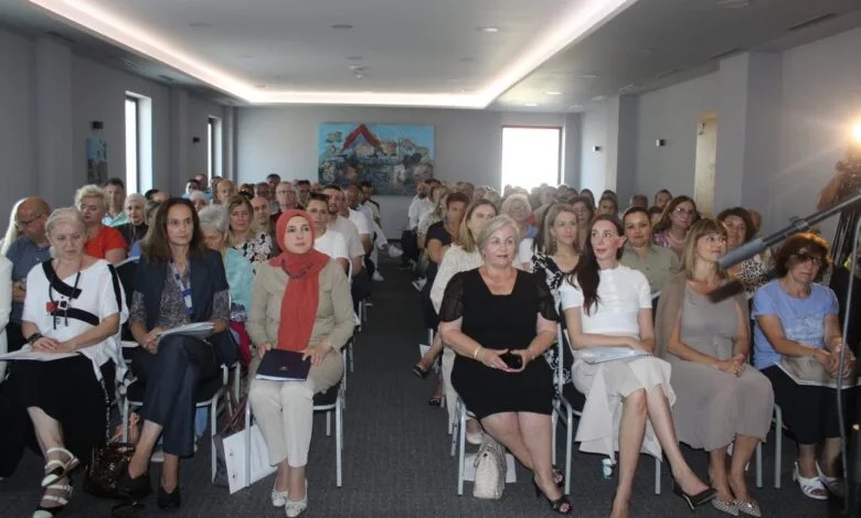 Liderstvo koje pokreće promjene: U Bihaću otvoren četverodnevni seminar za direktorice i direktore škola Kantona Sarajevo
