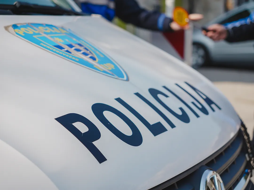 Predao joint, a policija otkrila cijeli laboratorij: U Mostaru uhićen mladić zbog uzgoja marihuane