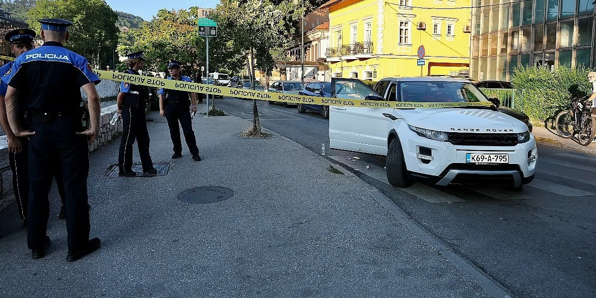 Pucnjava usred Baščaršije: Uhićen 25-godišnjak koji je pucao na nargilanu, privedene i tri osobe zbog tučnjave