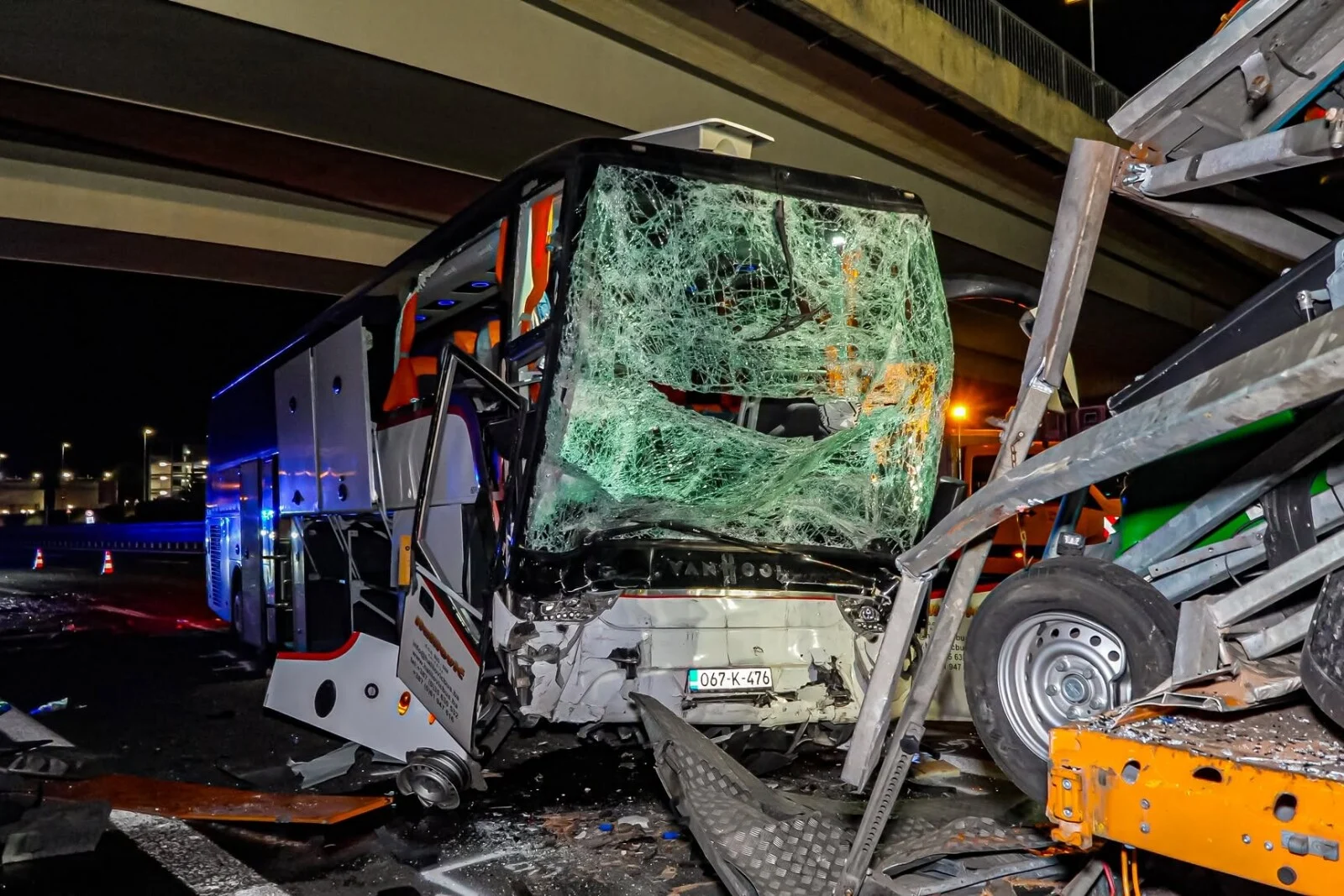 Autobus iz BiH učestvovao u teškoj nesreći kod Stuttgarta: 15 osoba povrijeđeno, ogromna materijalna šteta