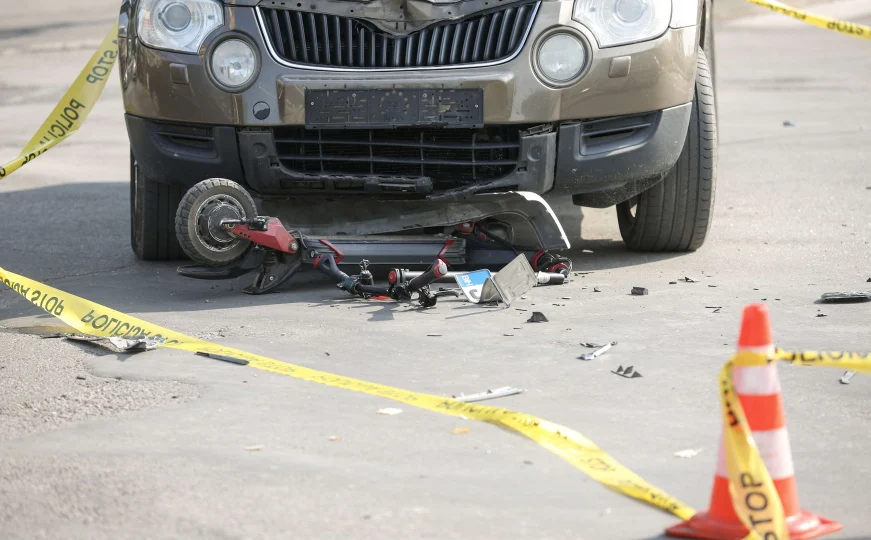 Građani se opraštaju od mladića koji je poginuo na romobilu u Sarajevu
