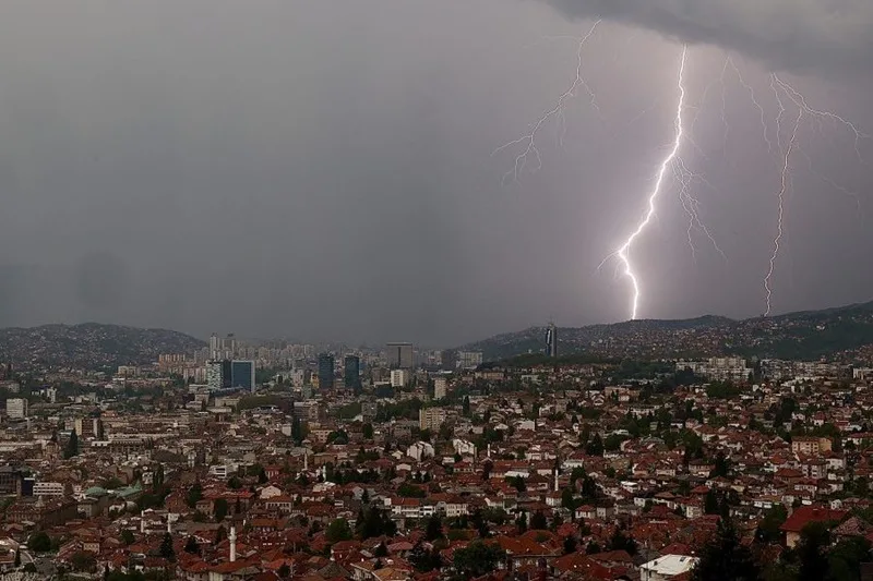 Meteorolog kojeg prati regija objavio prognozu do kraja jula: Treba li odgoditi odlazak na more?
