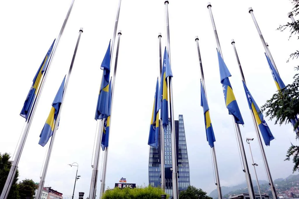 Vlada FBiH donijela odluku: Sutra Dan žalosti zbog tragične smrti zeničkih planinara na Elbrusu