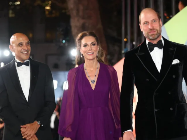 Svi su gledali u Kate Middleton: U ljubičastoj haljini zasjenila i Toma Cruisea i Beckhamove