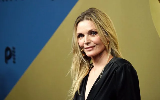 Ima 68 godina, a izgleda poput djevojke: Michelle Pfeiffer očarala na crvenom tepihu