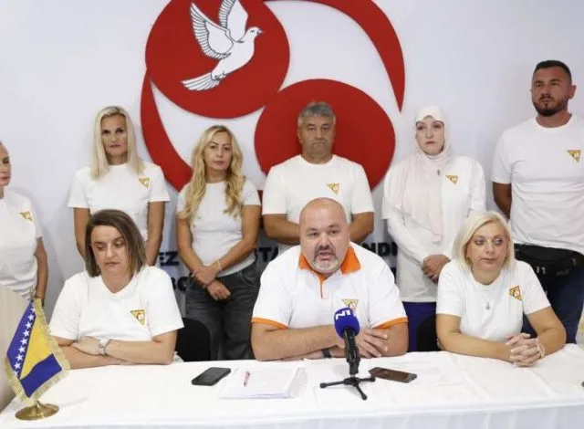Sivro: Štrajk upozorenja 28. septembra, a ako Vlada KS ne izvrši obavezu generalni štrajk 1. oktobra