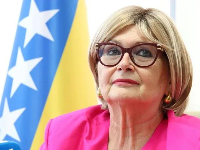 Turković odgovorila Konakoviću: “Doprinos saradnika nije skrivan, za objavljivanje dijela knjige ću vas tužiti”