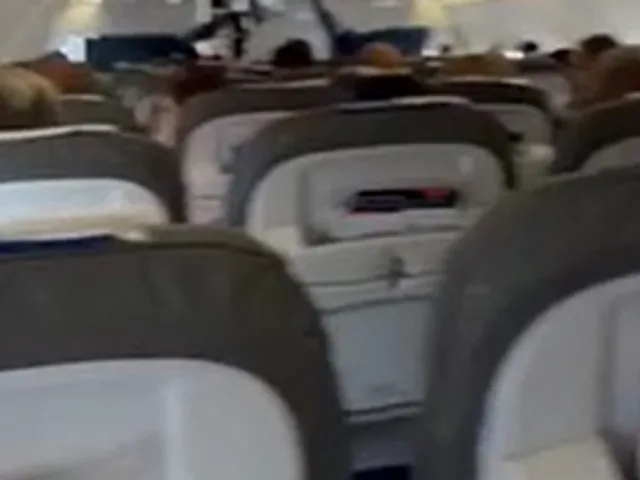 DRAMA NA SPLITSKOM AERODROMU: Zbog dojave o bombi u avionu za Beograd policija izvela jednog putnika