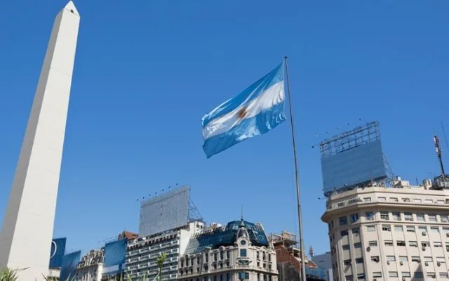 Argentina duguje MMF-u 56,8 milijardi dolara