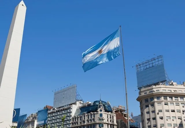 Argentina duguje MMF-u 56,8 milijardi dolara