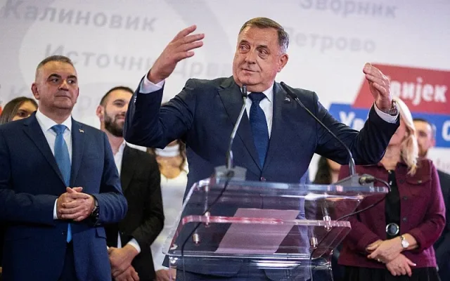 El Pais o Dodiku: “Putinov saveznik na Balkanu pobijedio na izborima u BiH iako nije bio na listiću”