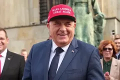 “Mi se borimo za goli život, a oni uzimaju pare u BiH”: Bura u Washingtonu zbog poslova Trumpovih ljudi s Dodikom