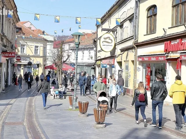 Tuzlanski kanton za godinu izgubio 1.347 stanovnika: Kladanj se najbrže prazni, dok su Živinice izuzetak